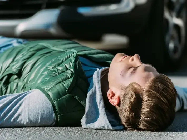 Attorney helping injured client after drunk driving wreck in Historic Downtown Buckeye commercial district